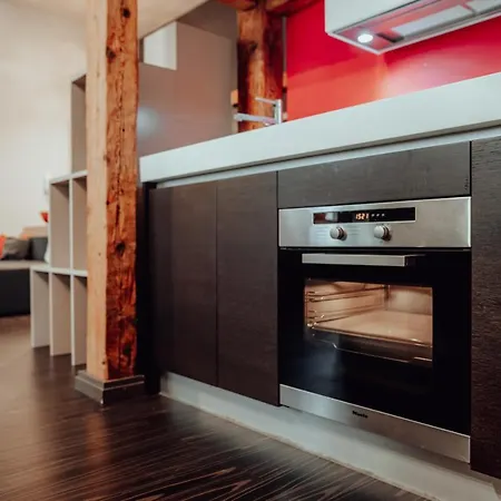 Design In The Heart Of Old Town Apartman