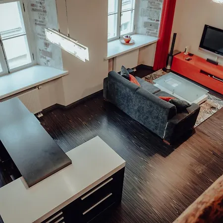 Design In The Heart Of Old Town Korter *