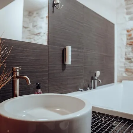 Apartament Design In The Heart Of Old Town *